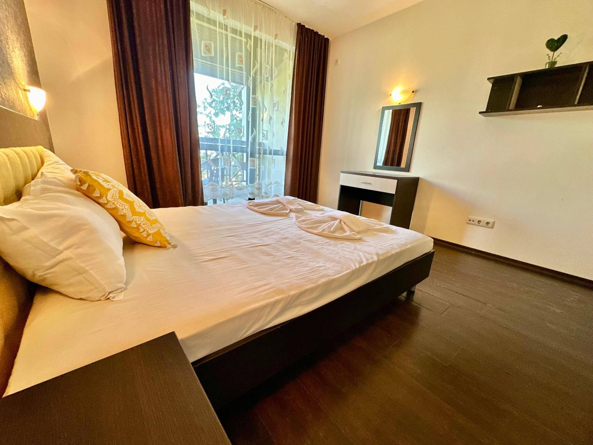 Menada Imperial Heights Villas Sunny Beach Ngoại thất bức ảnh