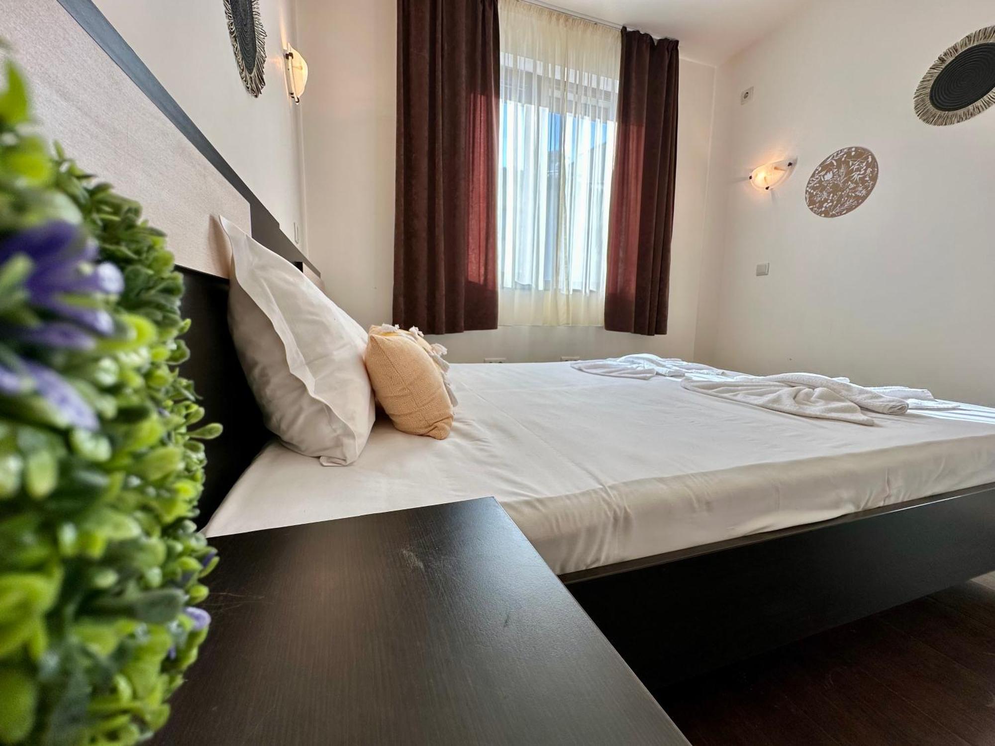 Menada Imperial Heights Villas Sunny Beach Ngoại thất bức ảnh